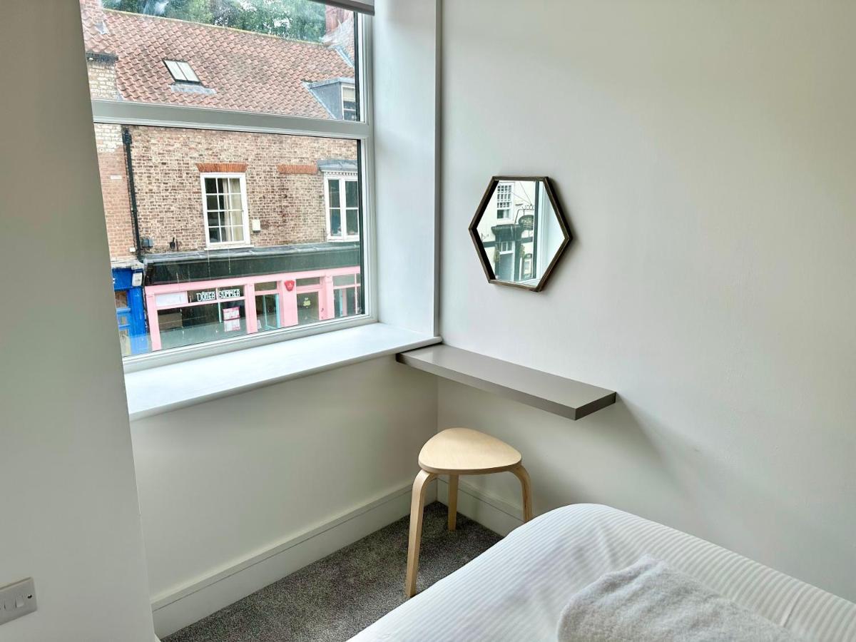 Fountain Apartment No 1 With Free Parking Йорк Екстериор снимка